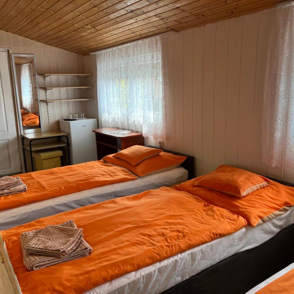 Lenzl'S Panzio Bed and Breakfast Szigetvár Exteriör bild