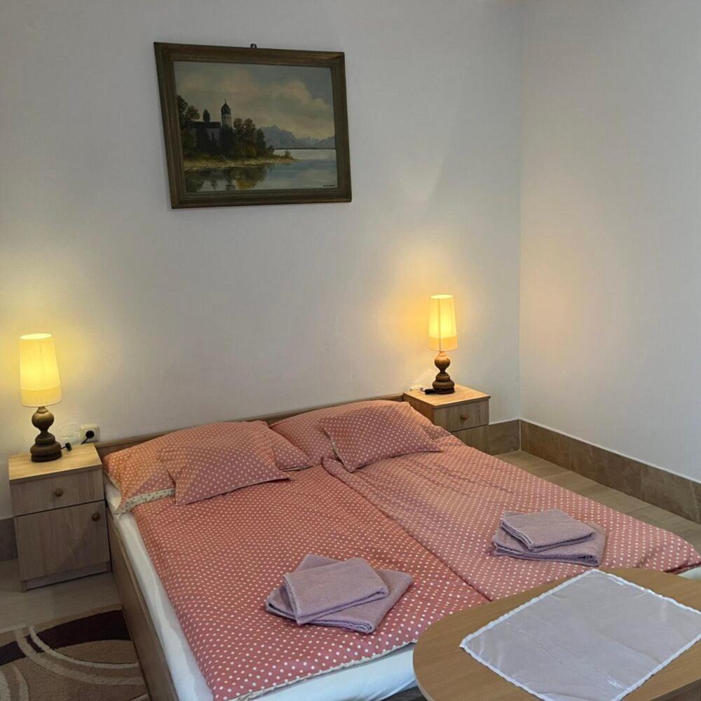 Lenzl'S Panzio Bed and Breakfast Szigetvár Exteriör bild