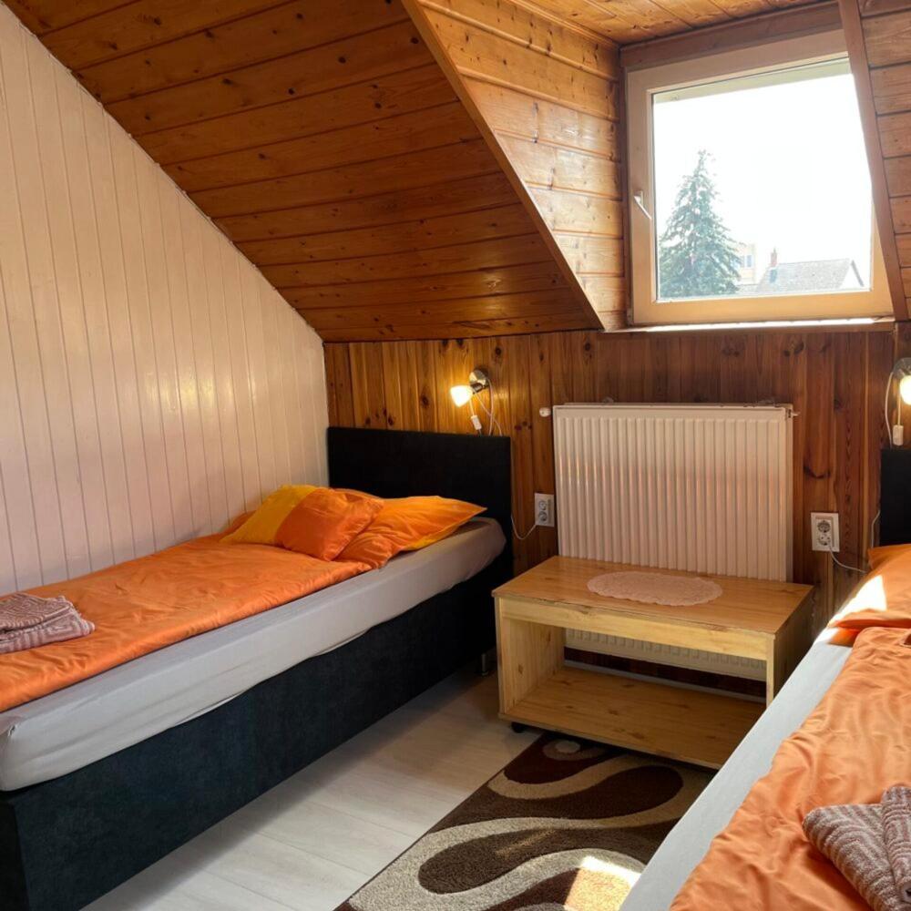 Lenzl'S Panzio Bed and Breakfast Szigetvár Exteriör bild